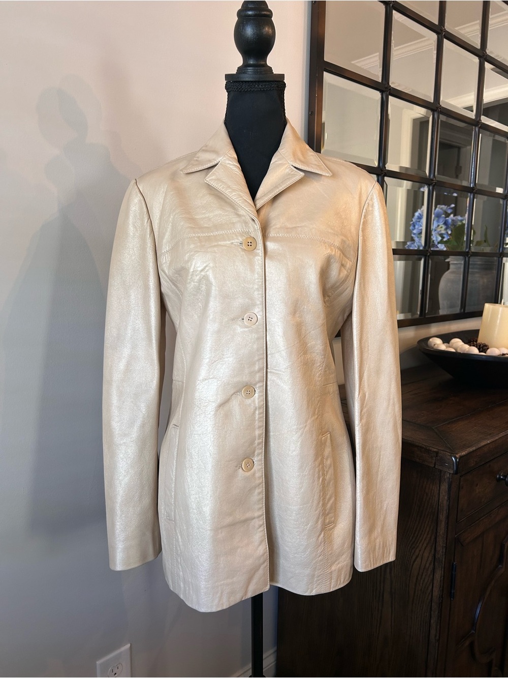 Vintage BCBGMAXAZRIA pearlized cream leather jacket
